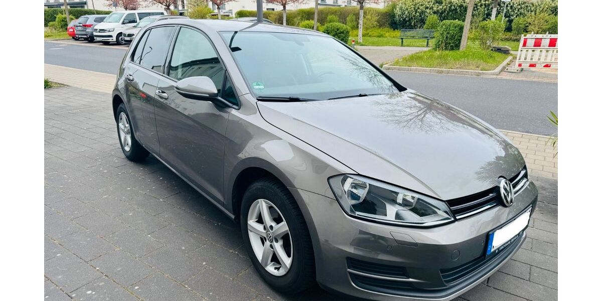 VW Golf 98.061 km 10.900 &euro; Neuss 41470