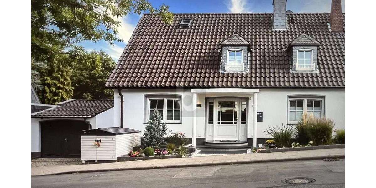 Einfamilienhaus Essen Stadtbezirk II - 7 Zimmer, 240 m&sup2;, 1.100.000&euro; | Angebot:25628821