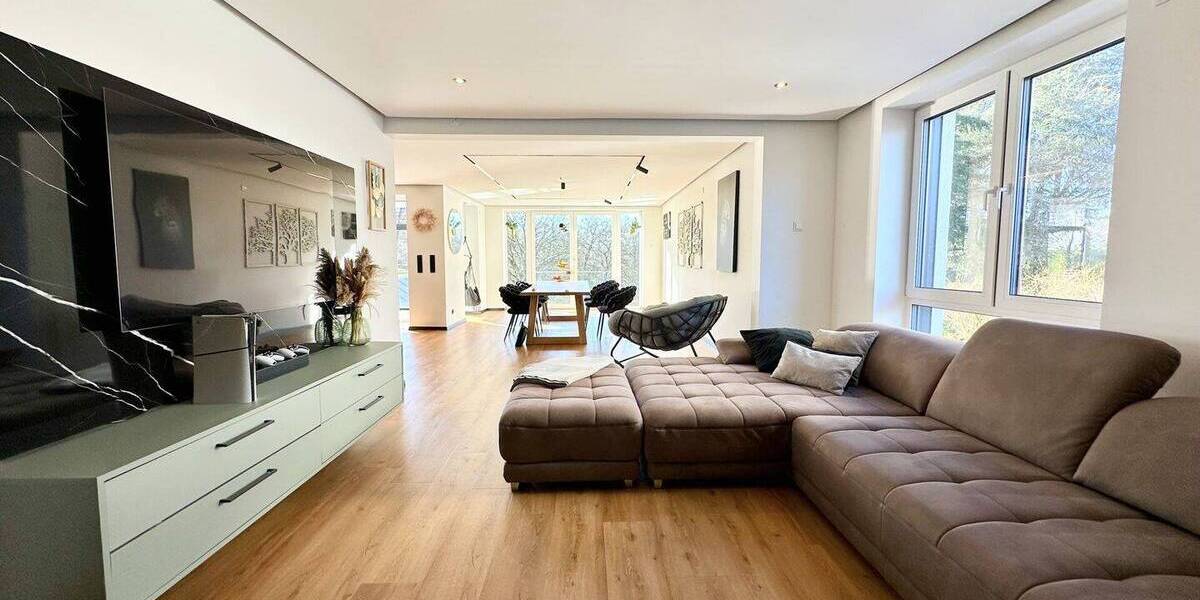 Einfamilienhaus Solingen / Wald Wald - 8 Zimmer, 323 m&sup2;, 1.190.000&euro; | Angebot:26043666