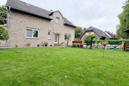 Haus Oberhausen Schwarze Heide - 7 Zimmer, 176 m&sup2;, 595.000&euro; | Angebot:25709904