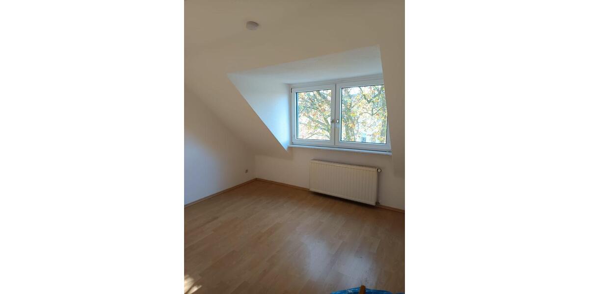 Dachgeschoßwohnung Essen Stadtbezirk V - 1 Zimmer, 35 m&sup2;, 250&euro; | Angebot:24676977