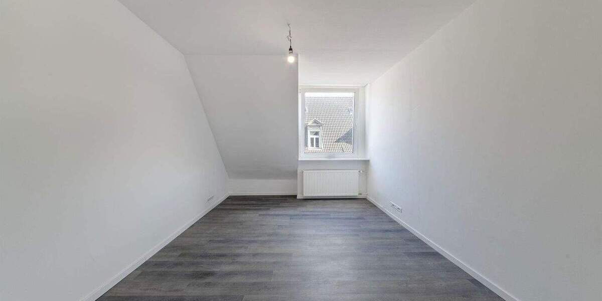 Etagenwohnung Wuppertal Barmen - 4 Zimmer, 100 m&sup2;, 900&euro; | Angebot:25819935