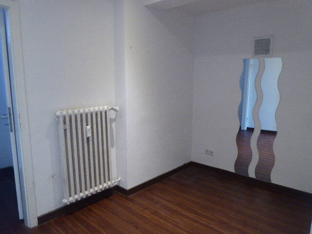 Gewerbeobjekt Düsseldorf Rath - 8 Zimmer, 156 m&sup2;, 350.000&euro; | Angebot:25665198