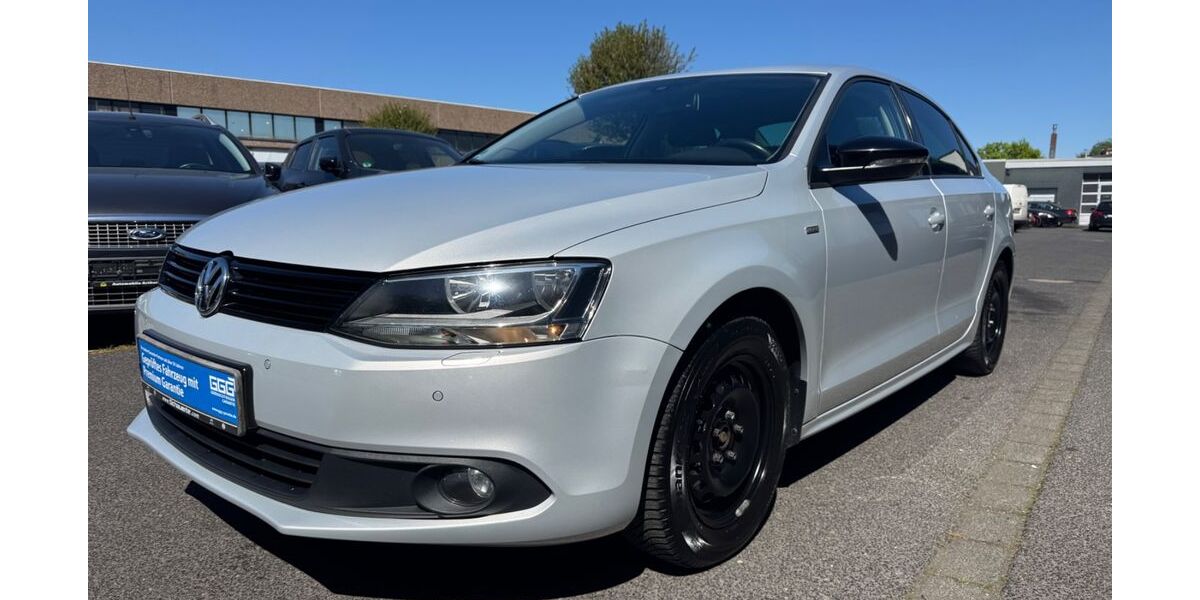 VW Jetta 141.166 km 5.990 &euro; Düsseldorf 40233