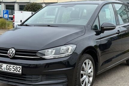 VW Touran 109.000 km 9.900 &euro; Ratingen 40878