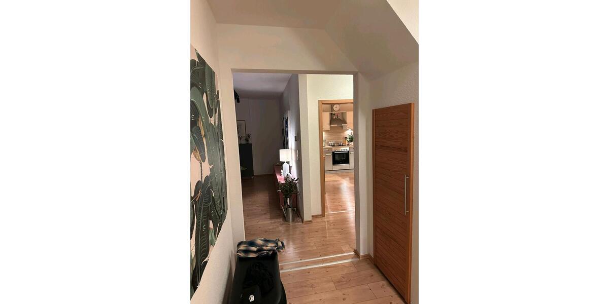 Dachgeschoßwohnung Solingen - 3 Zimmer, 100 m&sup2;, 1.190&euro; | Angebot:25974947
