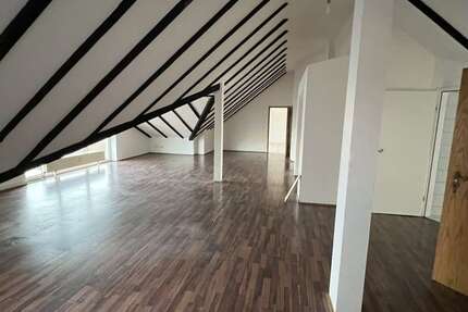 Wohnung Mülheim an der Ruhr Eppinghofen - 4 Zimmer, 118 m&sup2;, 700&euro; | Angebot:24314356