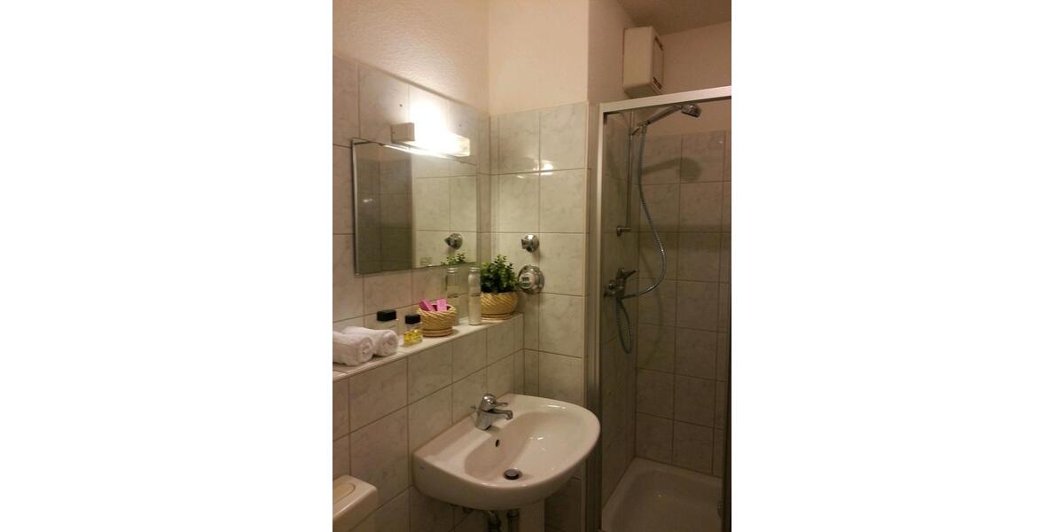 Erdgeschoßwohnung Essen Stadtbezirk VI - 1 Zimmer, 33 m&sup2;, 460&euro; | Angebot:25944883