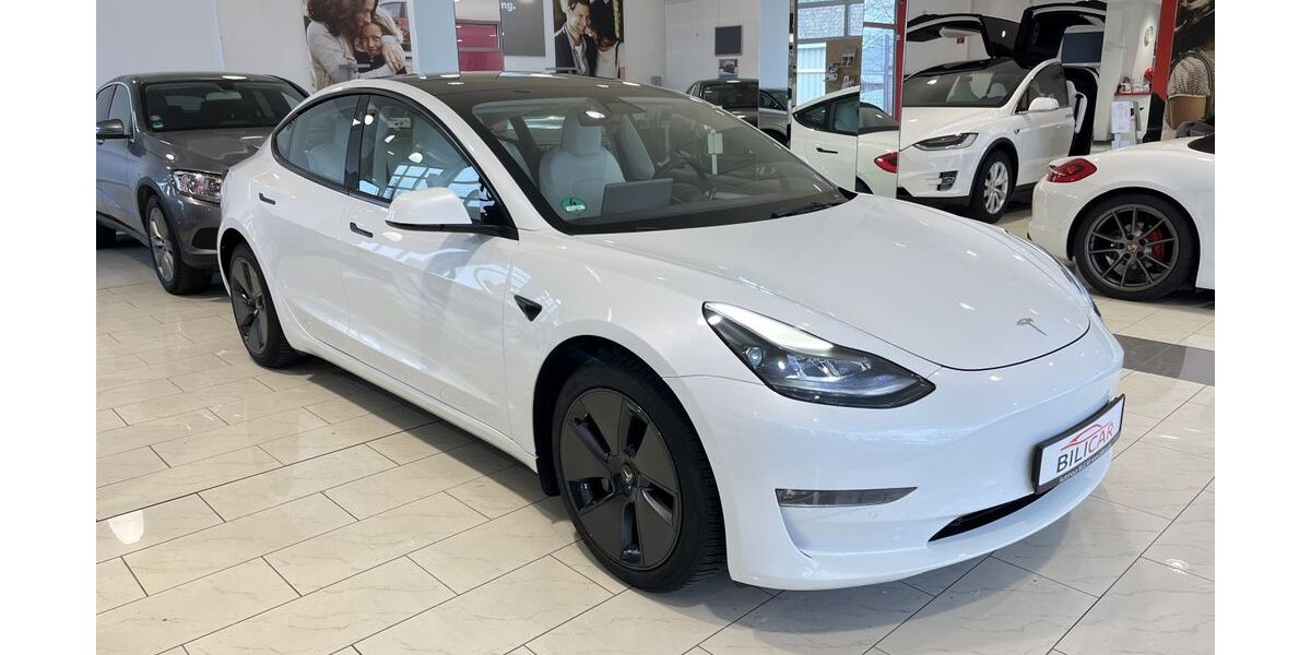 Tesla Model 3 20.600 km 29.900 &euro; Düsseldorf 40233