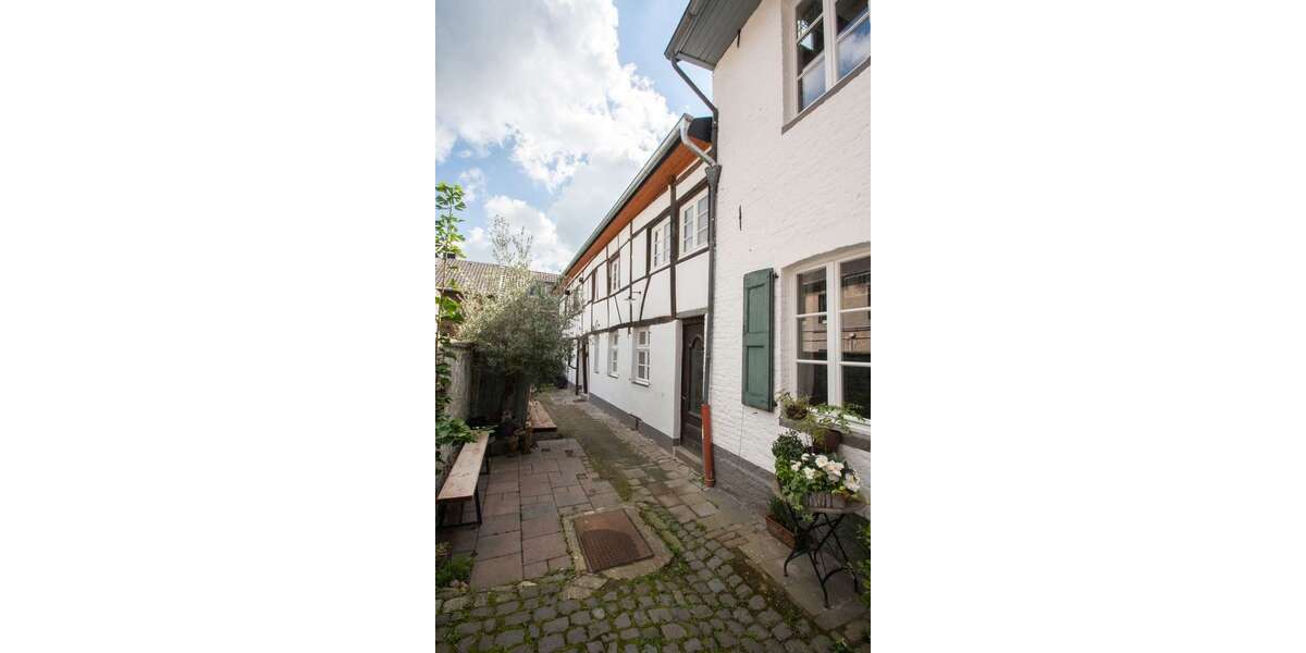 Einfamilienhaus Krefeld Hüls - 2 Zimmer, 75 m&sup2;, 250.000&euro; | Angebot:25880244