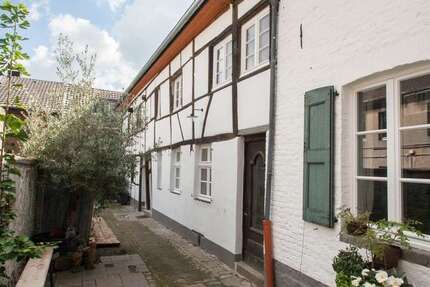 Haus Krefeld Hüls - 2 Zimmer, 75 m&sup2;, 250.000&euro; | Angebot:25880244