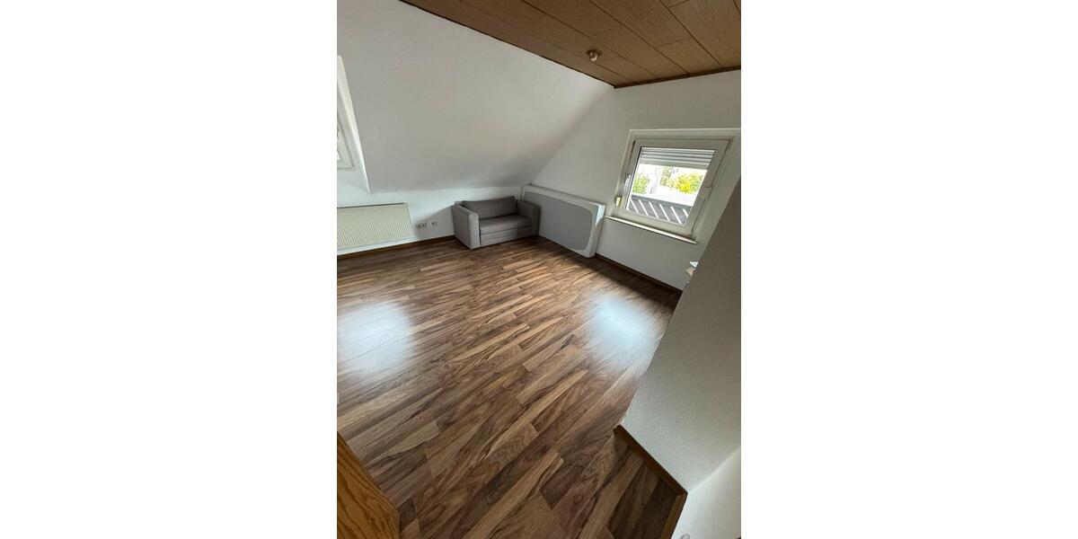 Dachgeschoßwohnung Langenfeld (Rheinland) - 2 Zimmer, 52 m&sup2;, 700&euro; | Angebot:24839218