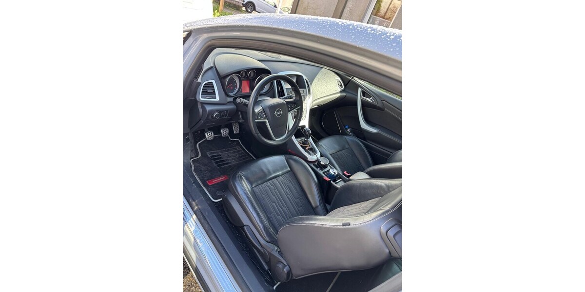 Opel Astra GTC J 244.409 km 4.000 &euro; Wuppertal 42275