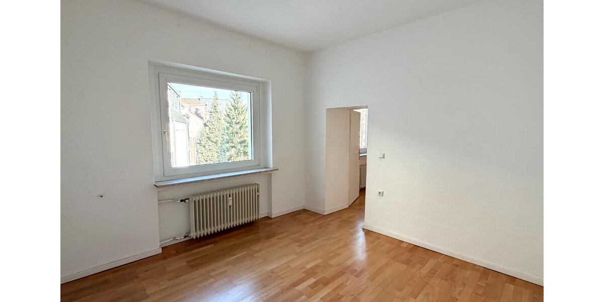 Etagenwohnung Duisburg - 4 Zimmer, 110 m&sup2;, 1.300&euro; | Angebot:25824080