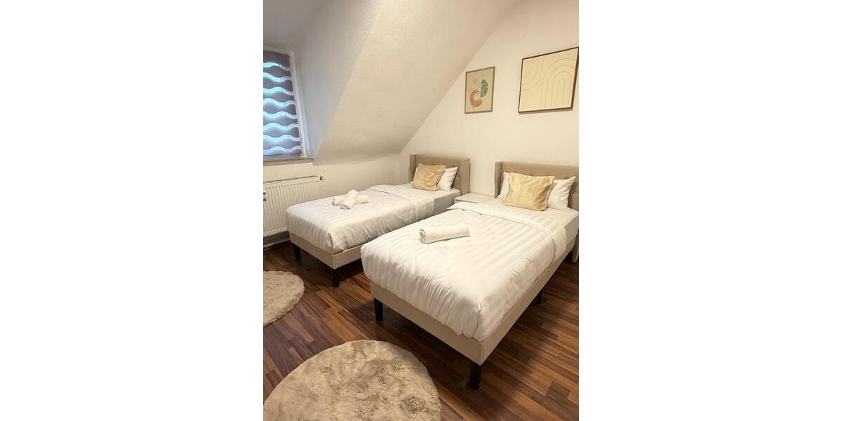 Dachgeschoßwohnung Essen Stadtbezirk III - 3 Zimmer, 55 m&sup2;, 2.100&euro; | Angebot:25317745