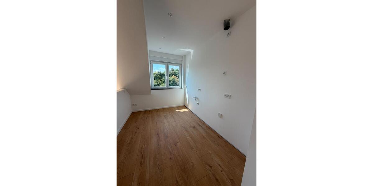 Etagenwohnung Duisburg Rheinhausen - 3 Zimmer, 136 m&sup2;, 1.190&euro; | Angebot:27553924