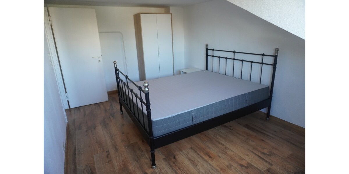 Provisionsfrei* SOFORT FREI! Rhein-nah - 2-Zm Penthouse Oberkassel - renoviert, Klimaanlage Einbauküche 55m² - Einfamilienhaus Düsseldorf Oberkassel | Angebot:25926108