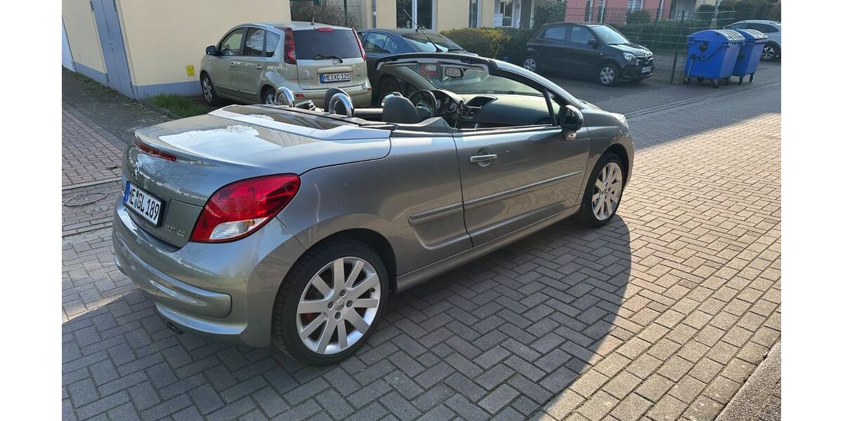 Peugeot 207 111.000 km 4.500 &euro; Mettmann 40822