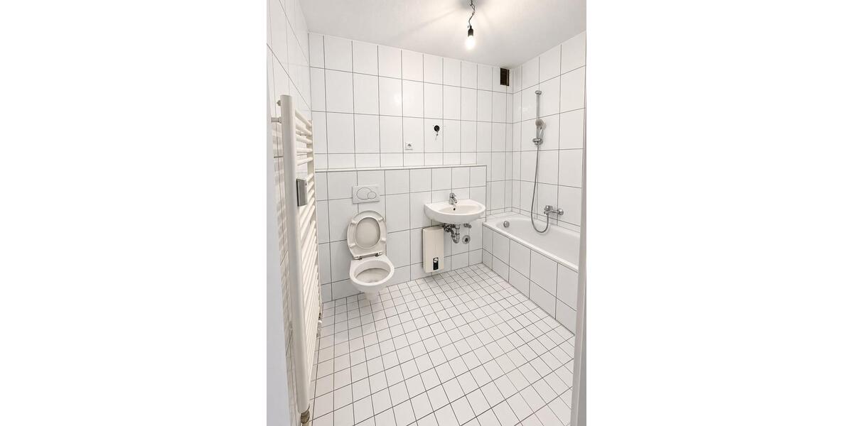 Dachgeschoßwohnung Duisburg Mittelmeiderich - 2 Zimmer, 55 m&sup2;, 460&euro; | Angebot:27567594
