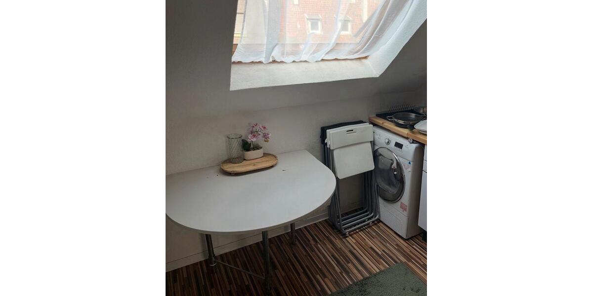 Dachgeschoßwohnung Essen Stadtkern - 2 Zimmer, 40 m&sup2;, 365&euro; | Angebot:27537479