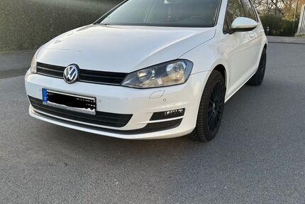 VW Golf 138.000 km 5.790 &euro; Solingen 42651