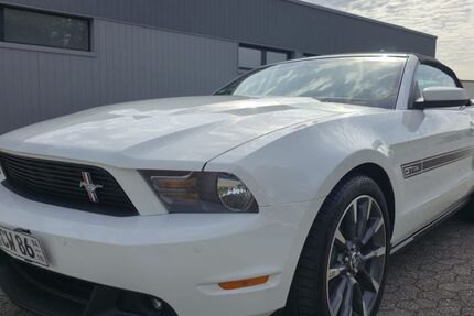 Ford Mustang 102.000 km 18.900 &euro; Düsseldorf 40468