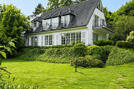 Haus Neuss Gnadental - 5 Zimmer, 268 m&sup2;, 4.500&euro; | Angebot:26876238