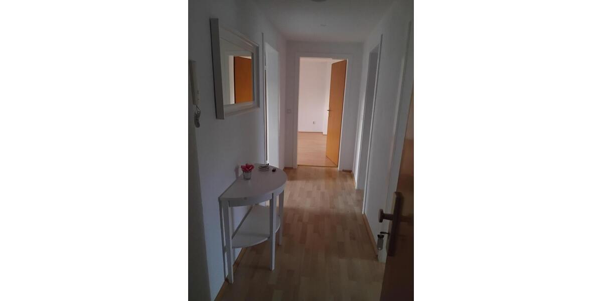 Dachgeschoßwohnung Essen Stadtbezirk III - 2.5 Zimmer, 70 m&sup2;, 650&euro; | Angebot:25055788