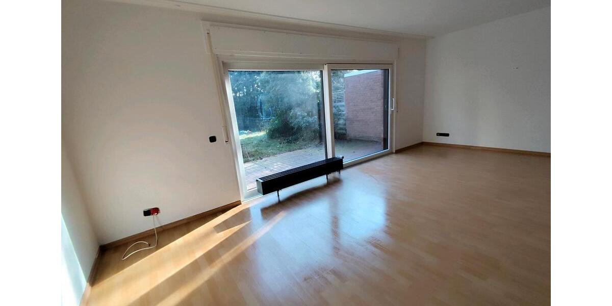 Reihenhaus Meerbusch - 4 Zimmer, 130 m&sup2;, 1.850&euro; | Angebot:25482024