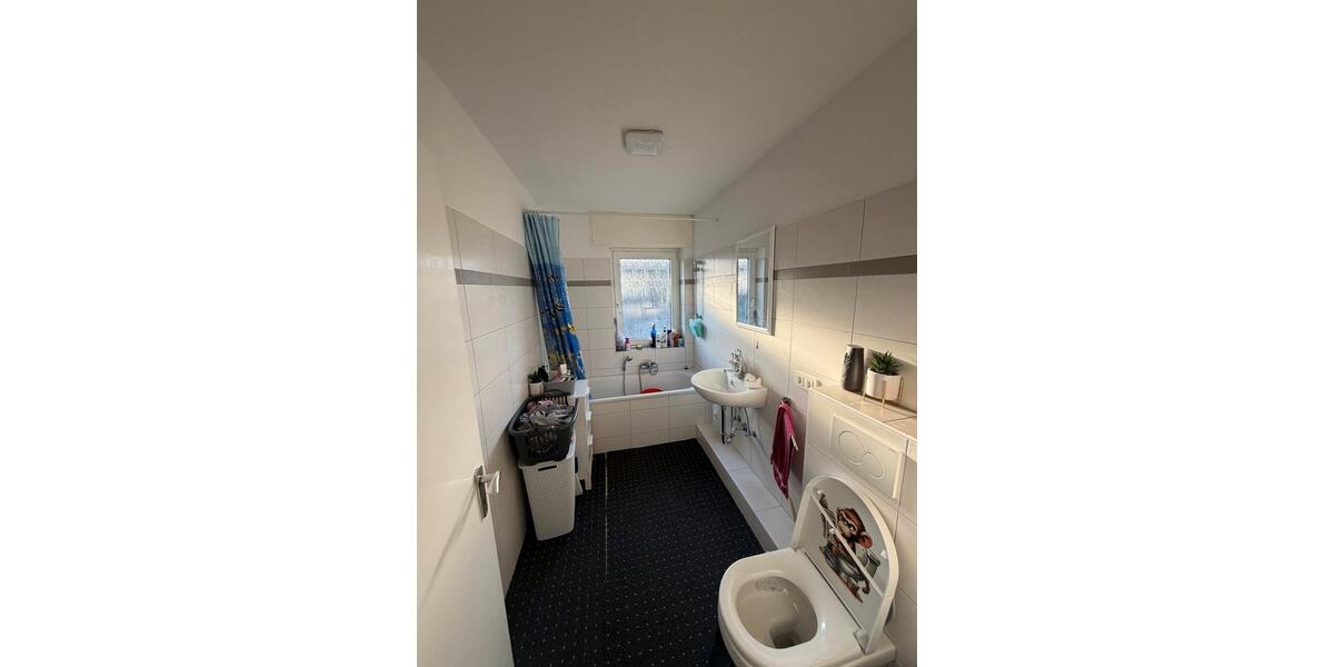 Dachgeschoßwohnung Moers - 3 Zimmer, 72 m&sup2;, 500&euro; | Angebot:26085455
