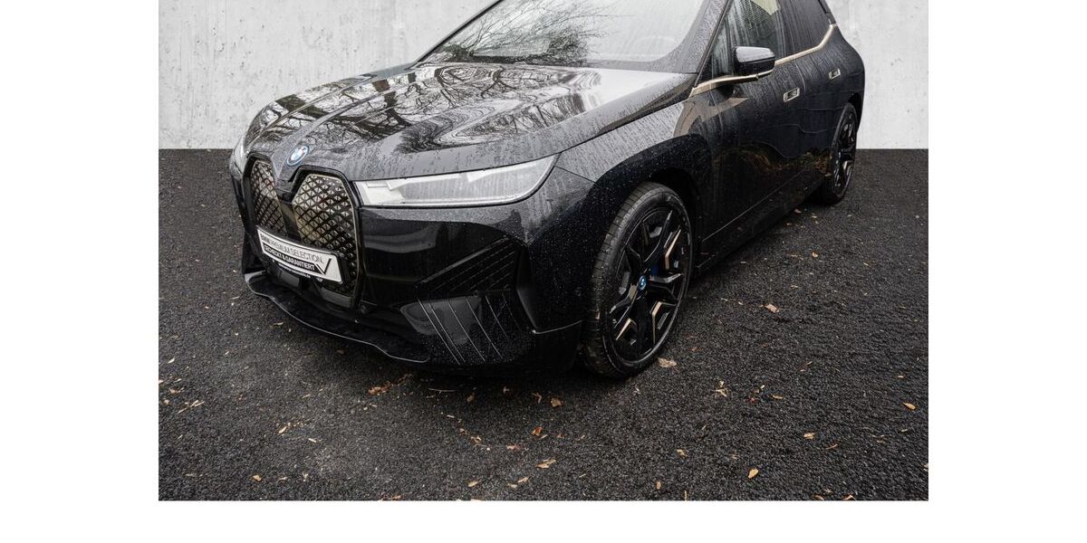 BMW iX 23.500 km 49.490 &euro; Hilden 40721