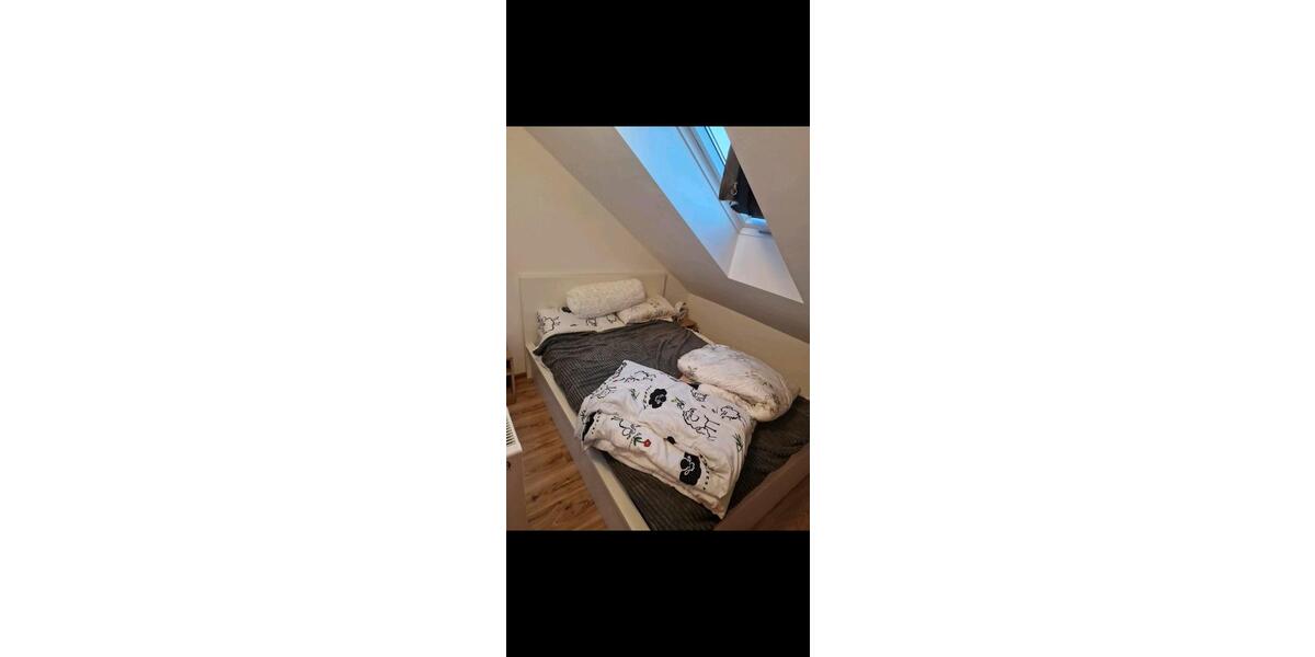 Dachgeschoßwohnung Dormagen Broich - 1.5 Zimmer, 40 m&sup2;, 760&euro; | Angebot:26250709
