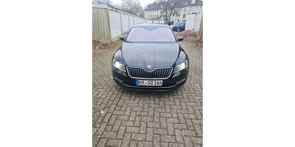 Skoda Superb 202.000 km 13.700 &euro; Krefeld 47805