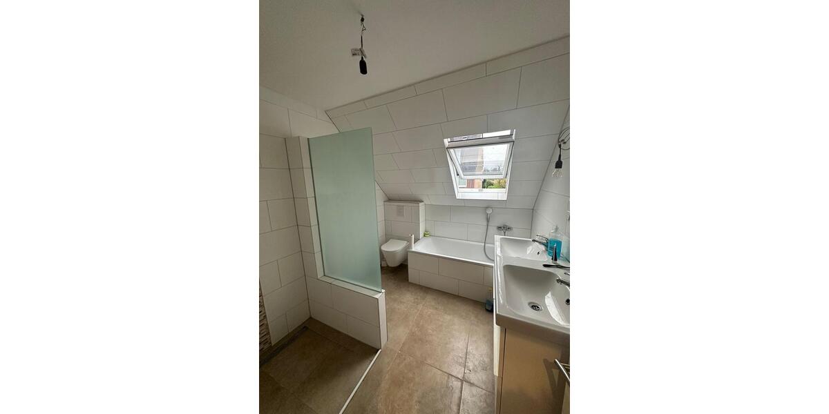 Maisonettenwohnung Meerbusch - 4 Zimmer, 120 m&sup2;, 2.200&euro; | Angebot:24805880