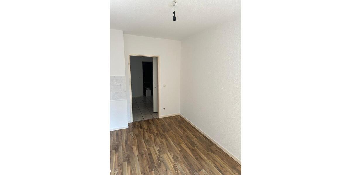 Etagenwohnung Duisburg Hamborn - 2 Zimmer, 65 m&sup2;, 420&euro; | Angebot:25853486