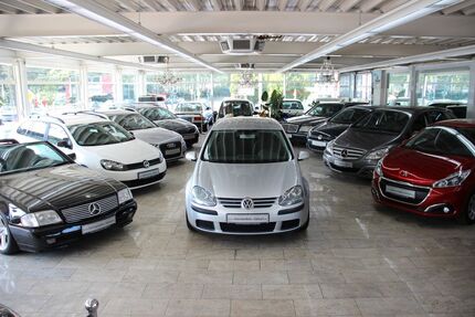 VW Golf 220.000 km 2.350 &euro; Essen 45356