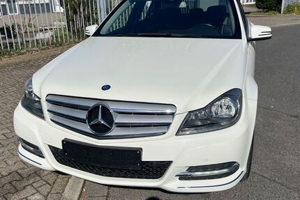Mercedes-Benz C 180 126.722 km 9.999 &euro; Düsseldorf 40231