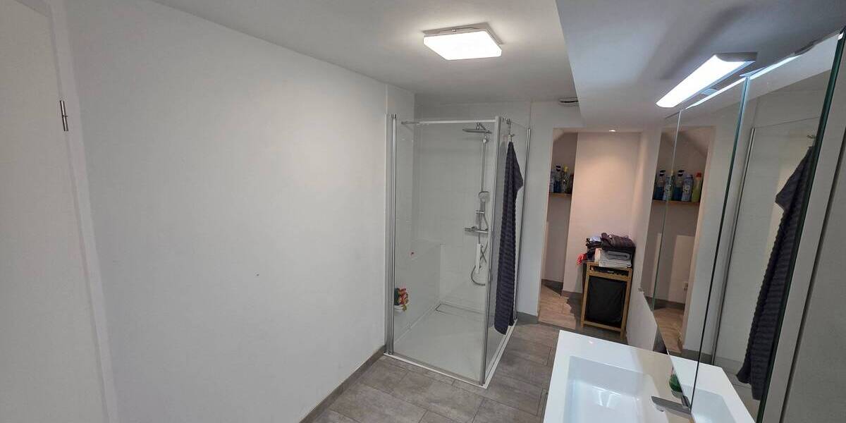 Mehrfamilienhaus, Wohnhaus Velbert Kostenberg - 9 Zimmer, 259 m&sup2;, 650.000&euro; | Angebot:25733904