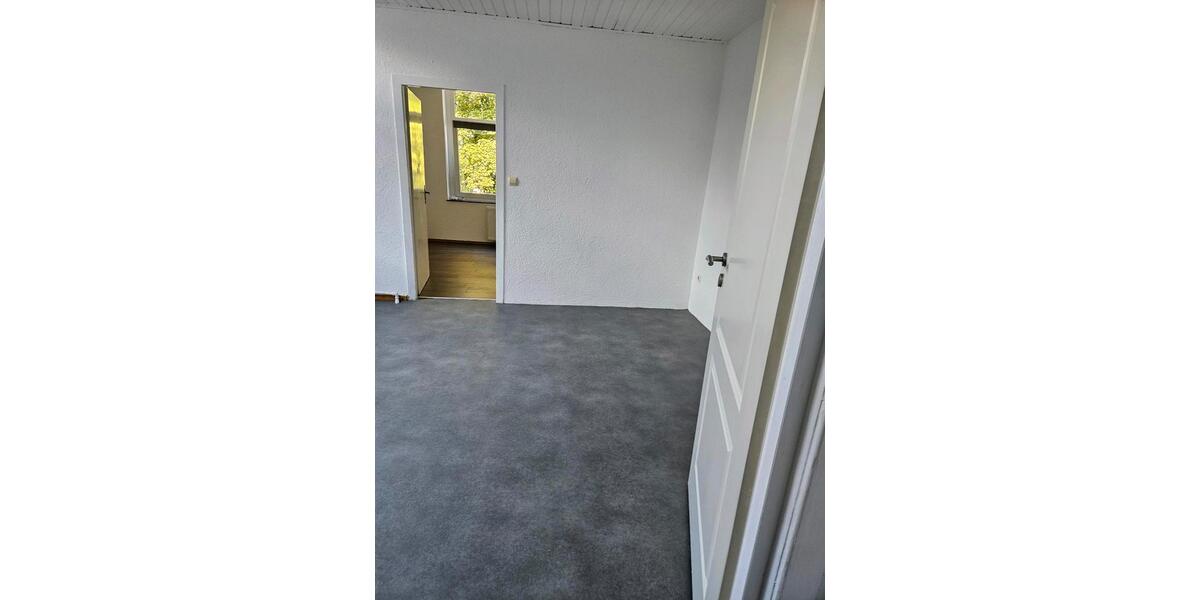 Hochparterre Solingen Central - 2 Zimmer, 55 m&sup2;, 490&euro; | Angebot:27545691