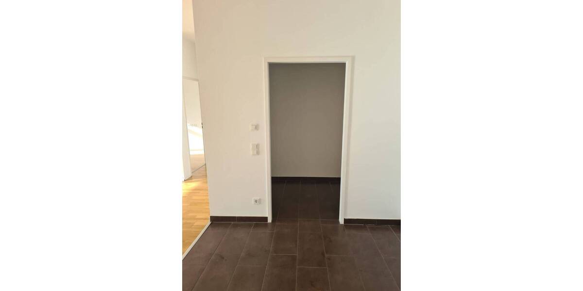 Zimmer Moers Moers-Mitte - 3 Zimmer, 94 m&sup2;, 999&euro; | Angebot:25985473