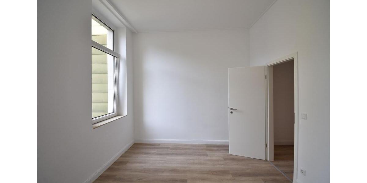 Etagenwohnung Krefeld - 2 Zimmer, 81 m&sup2;, 695&euro; | Angebot:21845411