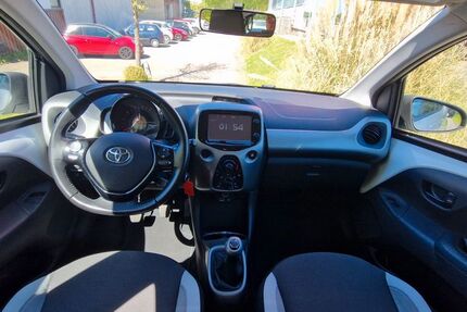 Toyota Aygo (X) 73.200 km 6.999 &euro; Ratingen 40882