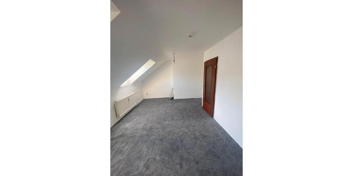 Dachgeschoßwohnung Duisburg Duisburg-Mitte - 2 Zimmer, 65 m&sup2;, 425&euro; | Angebot:26262987