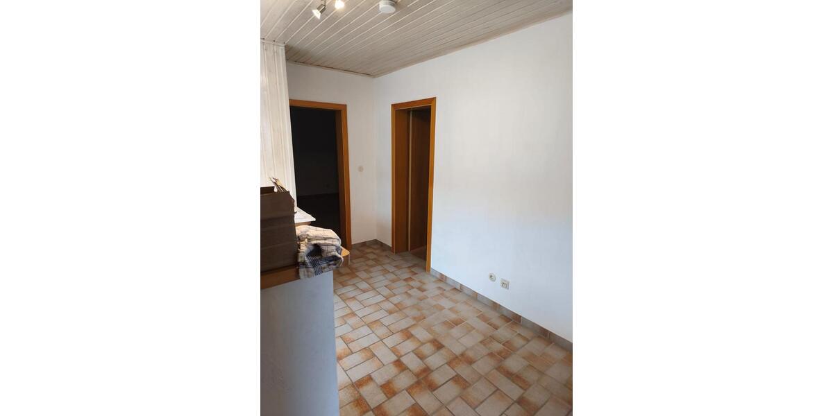 Dachgeschoßwohnung Neuss Holzheim - 3 Zimmer, 75 m&sup2;, 850&euro; | Angebot:25942582