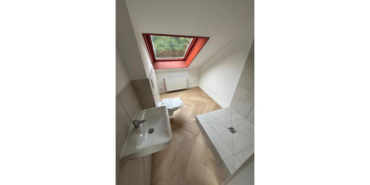 Etagenwohnung Wuppertal Arrenberg - 3 Zimmer, 95 m&sup2;, 1.000&euro; | Angebot:25216814