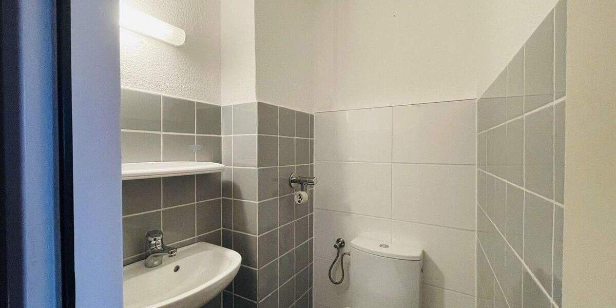 Etagenwohnung Düsseldorf Eller - 3 Zimmer, 90 m&sup2;, 329.000&euro; | Angebot:25738217