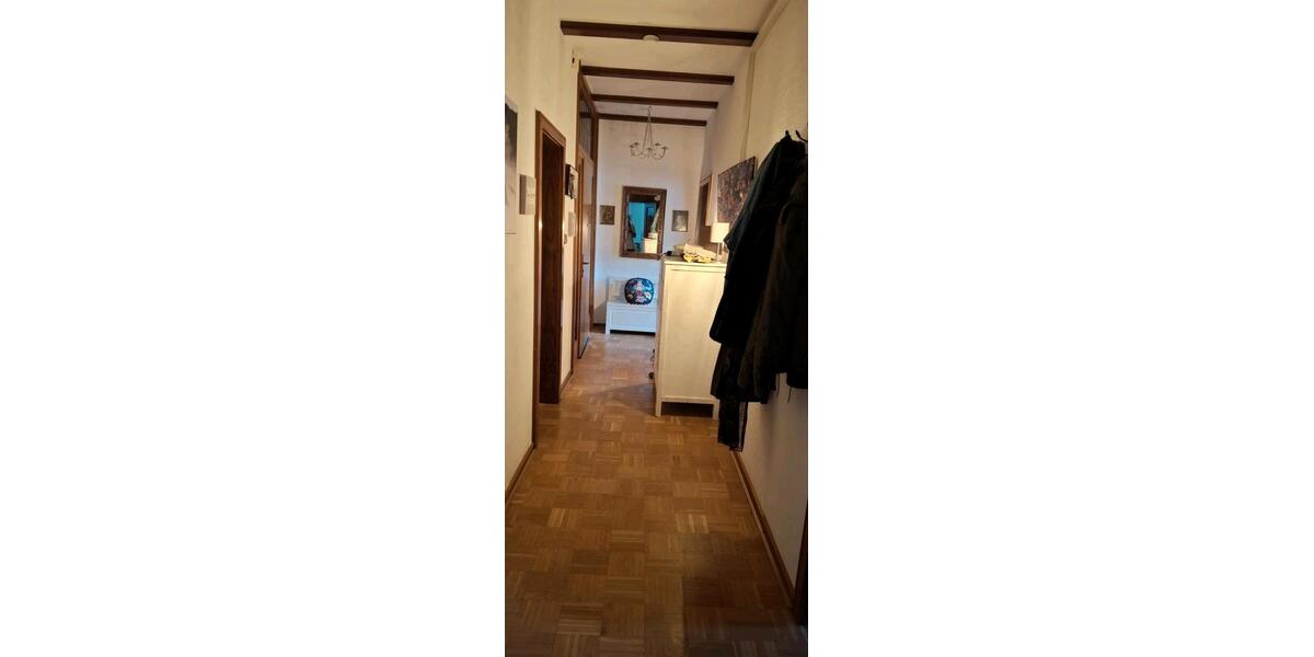 Etagenwohnung Essen Stadtbezirk V - 1 Zimmer, 95 m&sup2;, 930&euro; | Angebot:27545420
