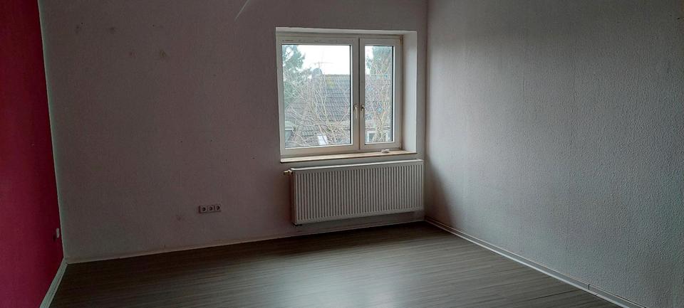 Etagenwohnung Solingen Burg - 3 Zimmer, 88 m&sup2;, 680&euro; | Angebot:26366521