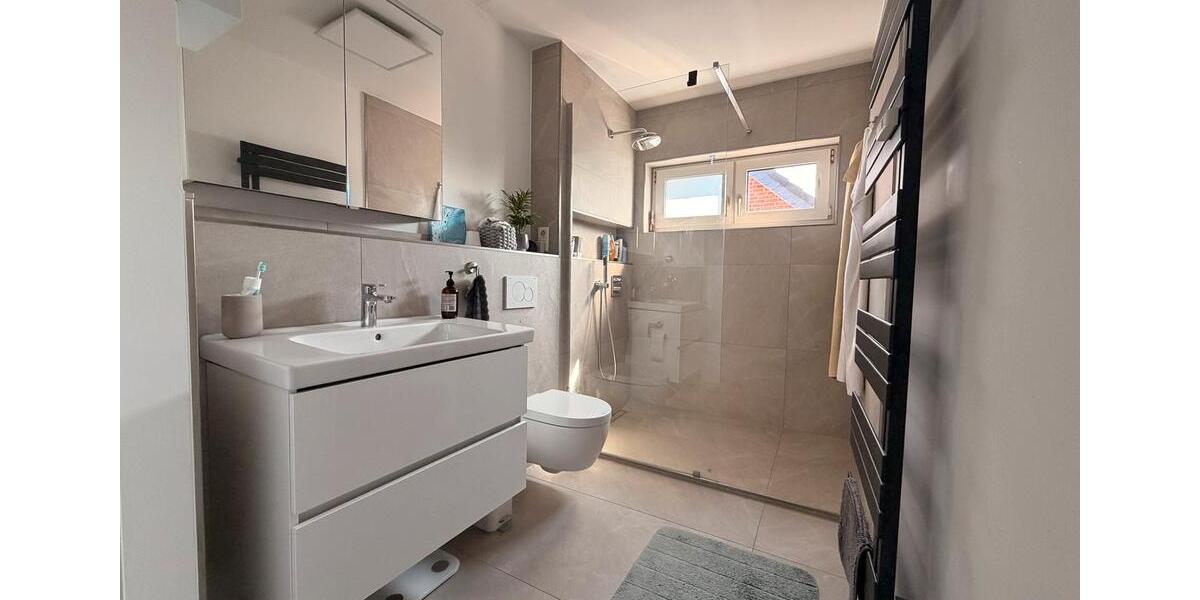 Dachgeschoßwohnung Duisburg Huckingen - 3 Zimmer, 70 m&sup2;, 230.000&euro; | Angebot:27213800