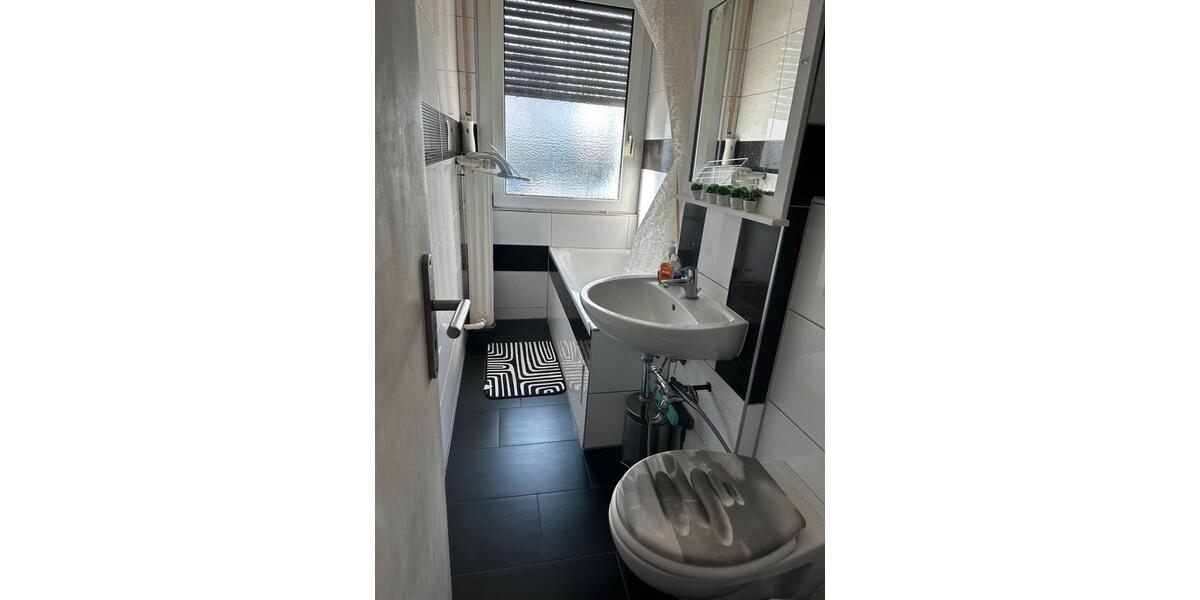 Etagenwohnung Essen Stadtbezirk IX - 4 Zimmer, 100 m&sup2;, 1.100&euro; | Angebot:25824134